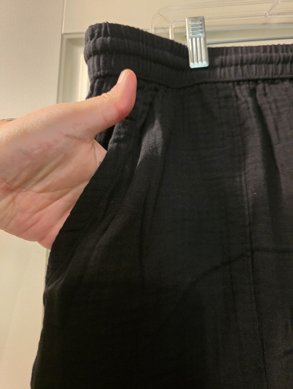 Women's High-Rise Gauze Wide Leg Pull-On Pants - Universal Thread™ Black 1X - Picture 4 of 7